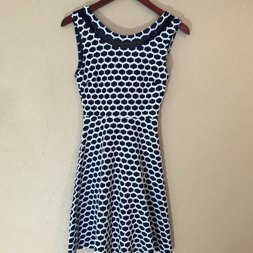 Pixley honeycomb print navy and white dress xs